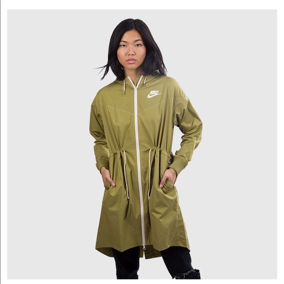 nike shield windrunner